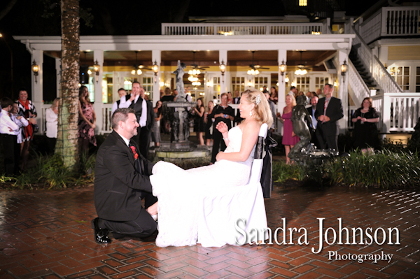 Best Courtyard Lake Lucerne wedding photographer - Sandra Johnson (SJFoto.com)